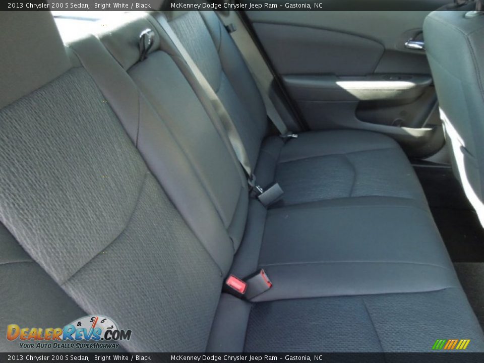 2013 Chrysler 200 S Sedan Bright White / Black Photo #20