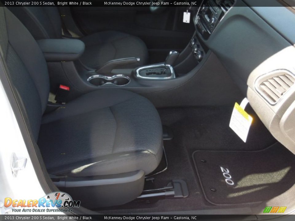 2013 Chrysler 200 S Sedan Bright White / Black Photo #21