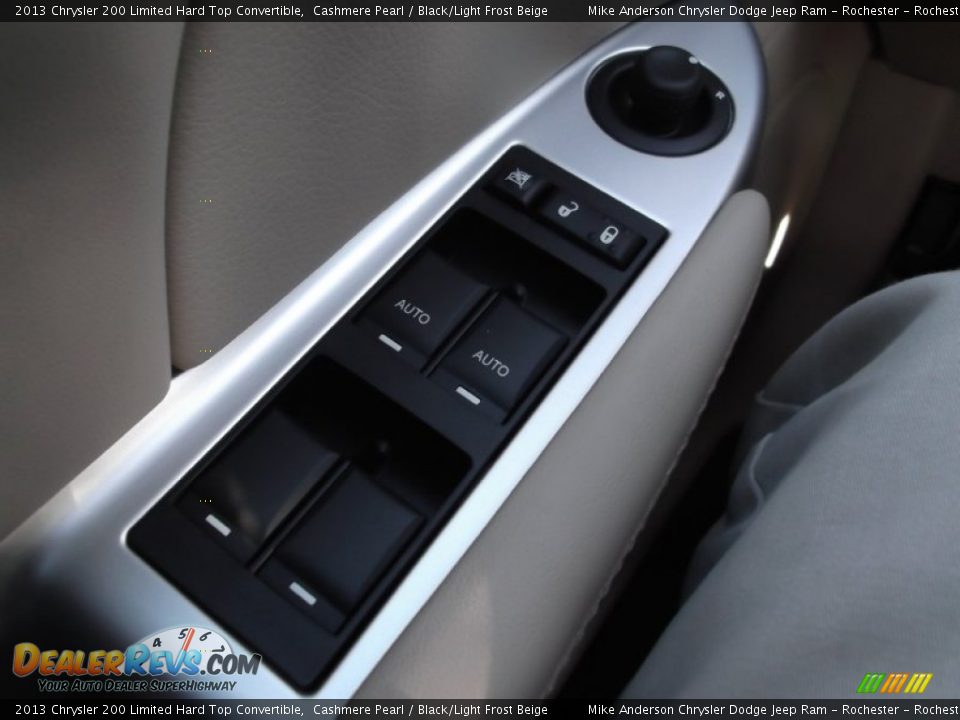 2013 Chrysler 200 Limited Hard Top Convertible Cashmere Pearl / Black/Light Frost Beige Photo #10