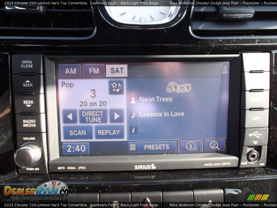 2013 Chrysler 200 Limited Hard Top Convertible Cashmere Pearl / Black/Light Frost Beige Photo #17