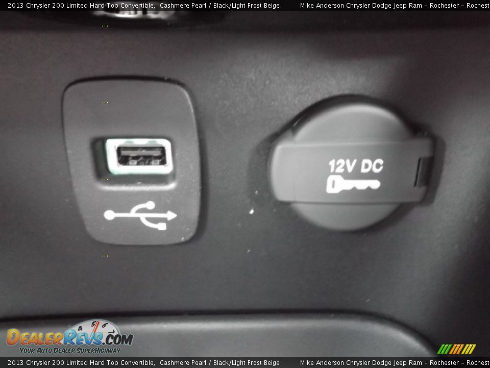 2013 Chrysler 200 Limited Hard Top Convertible Cashmere Pearl / Black/Light Frost Beige Photo #20