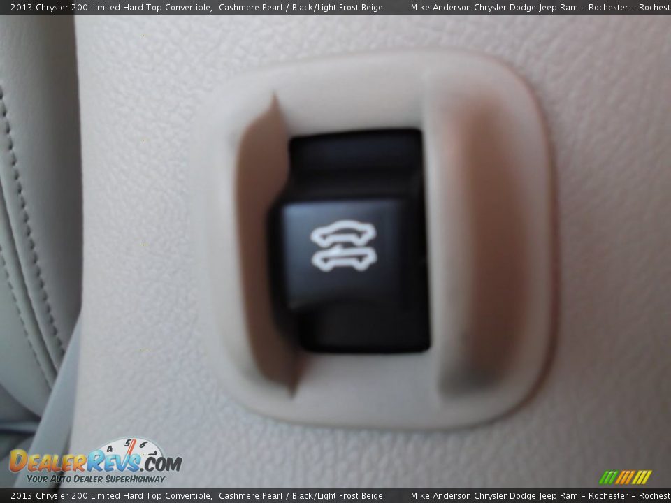 2013 Chrysler 200 Limited Hard Top Convertible Cashmere Pearl / Black/Light Frost Beige Photo #21