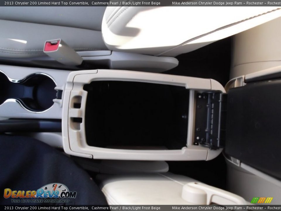 2013 Chrysler 200 Limited Hard Top Convertible Cashmere Pearl / Black/Light Frost Beige Photo #24