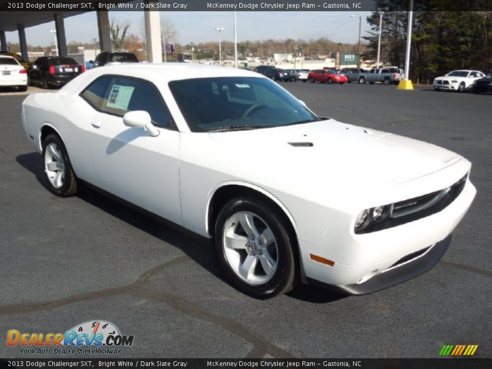 Front 3/4 View of 2013 Dodge Challenger SXT Photo #1