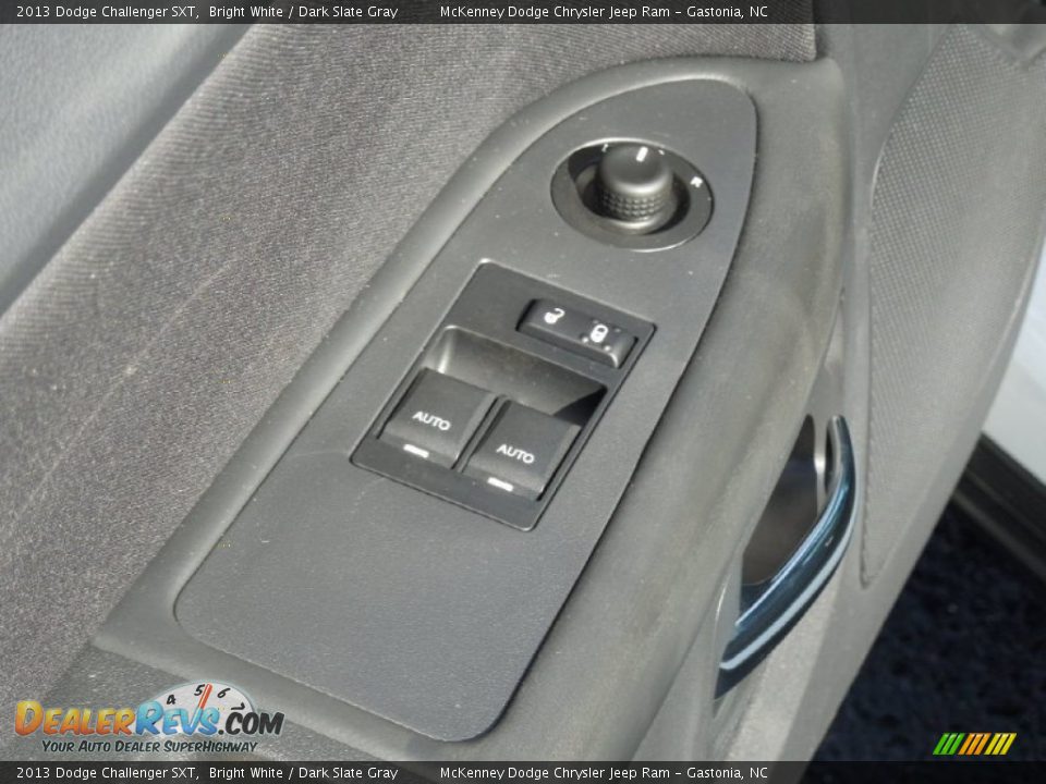2013 Dodge Challenger SXT Bright White / Dark Slate Gray Photo #11