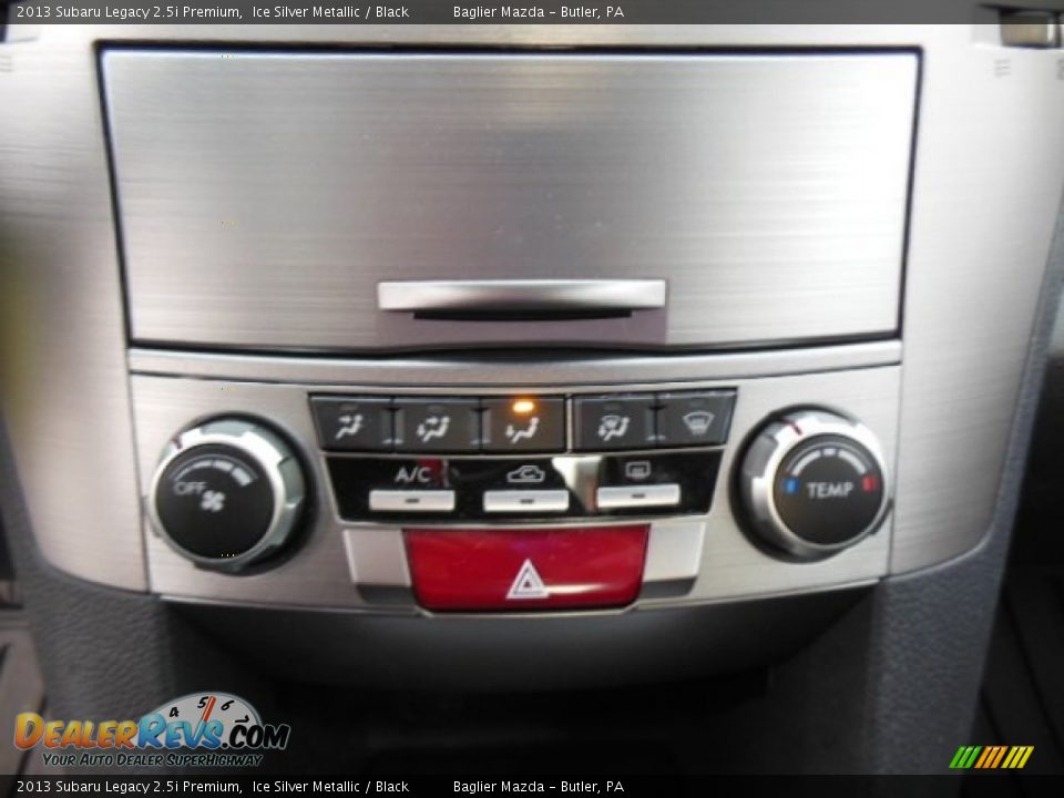 2013 Subaru Legacy 2.5i Premium Ice Silver Metallic / Black Photo #18
