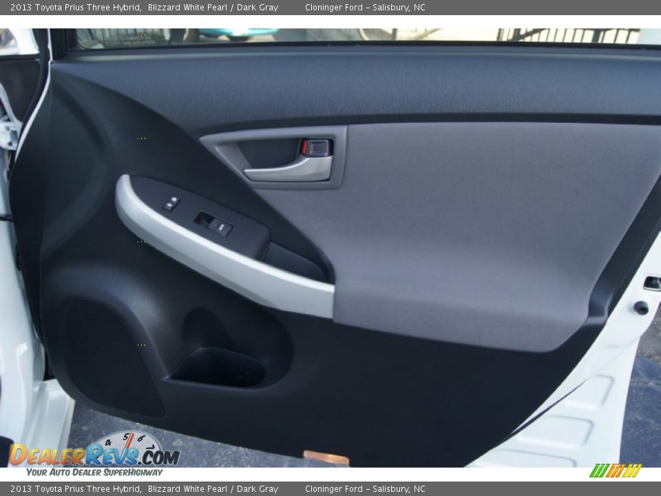 2013 Toyota Prius Three Hybrid Blizzard White Pearl / Dark Gray Photo #17