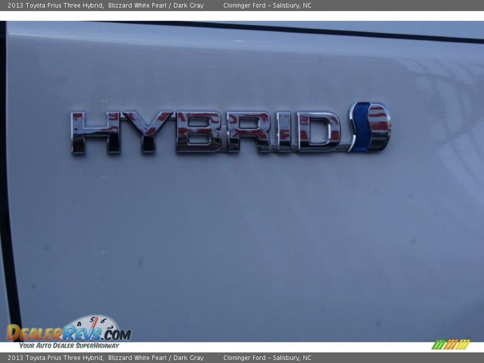 2013 Toyota Prius Three Hybrid Blizzard White Pearl / Dark Gray Photo #19