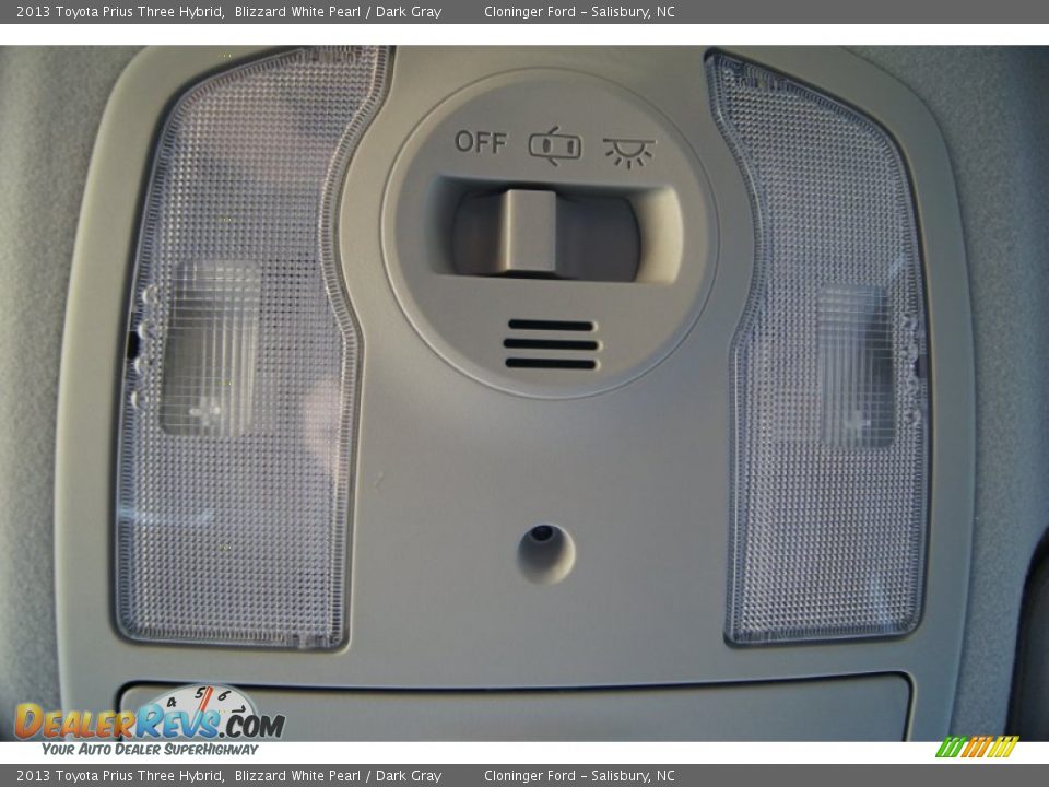 2013 Toyota Prius Three Hybrid Blizzard White Pearl / Dark Gray Photo #34