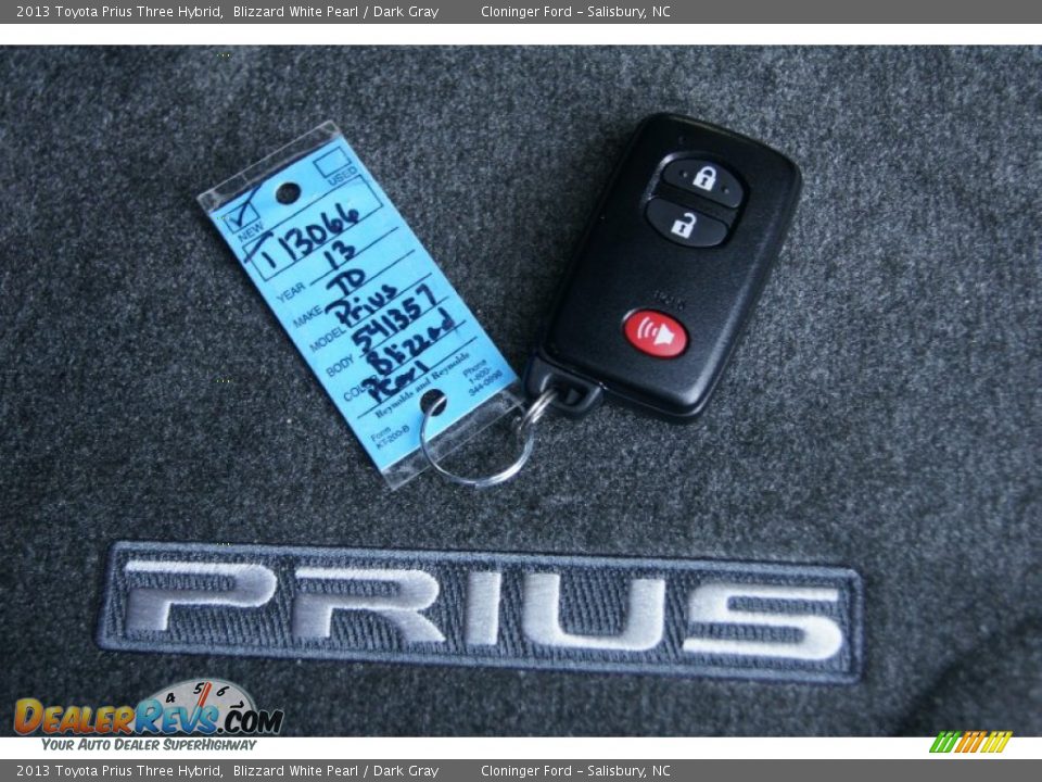 2013 Toyota Prius Three Hybrid Blizzard White Pearl / Dark Gray Photo #36