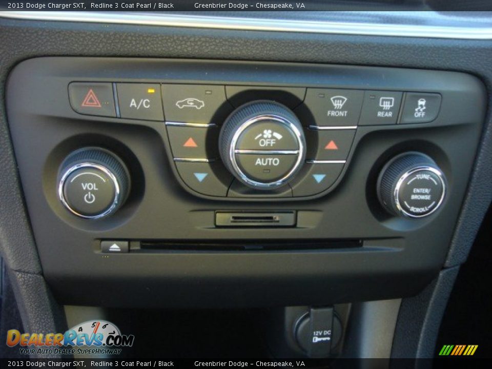 2013 Dodge Charger SXT Redline 3 Coat Pearl / Black Photo #10