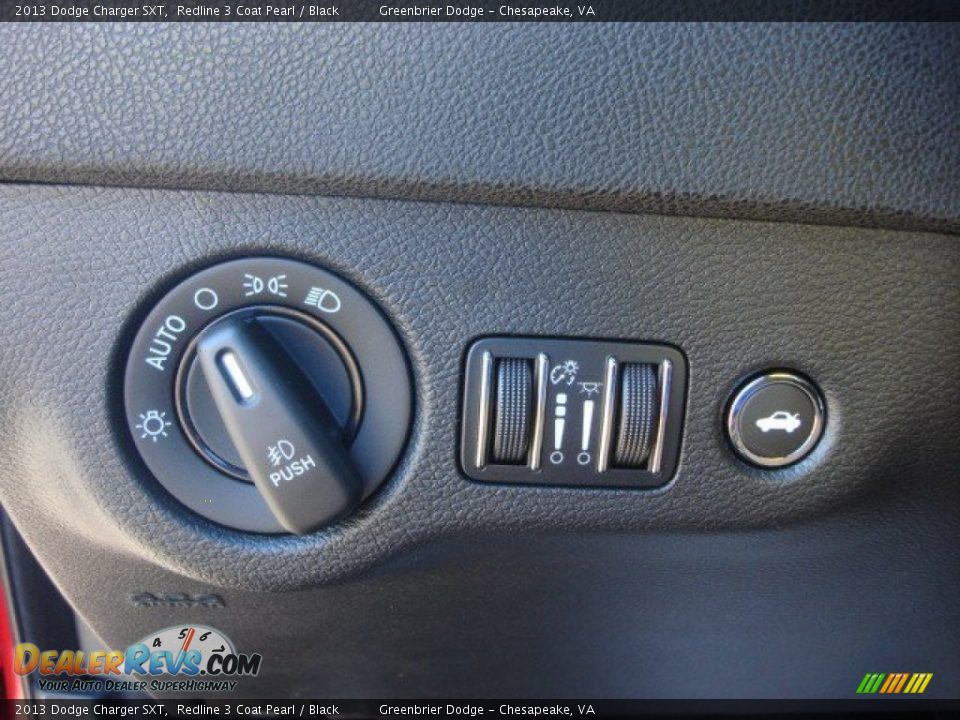 2013 Dodge Charger SXT Redline 3 Coat Pearl / Black Photo #12