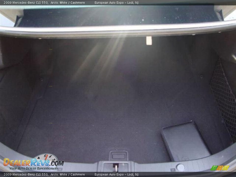 2009 Mercedes-Benz CLS 550 Arctic White / Cashmere Photo #8