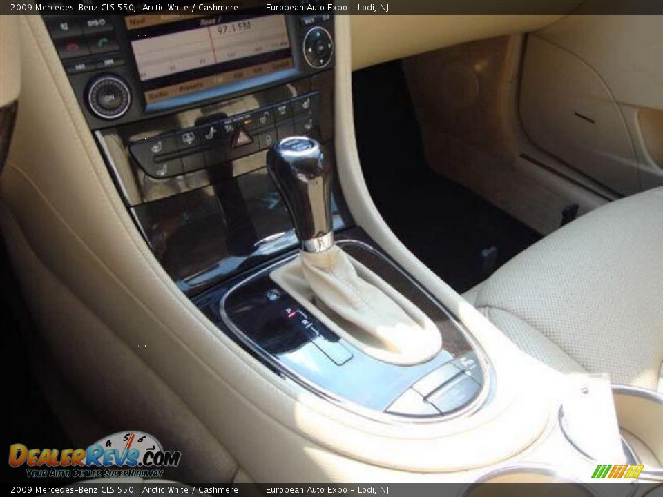 2009 Mercedes-Benz CLS 550 Arctic White / Cashmere Photo #29