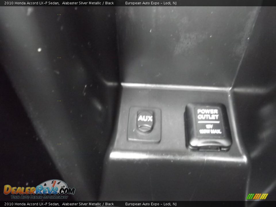 2010 Honda Accord LX-P Sedan Alabaster Silver Metallic / Black Photo #28