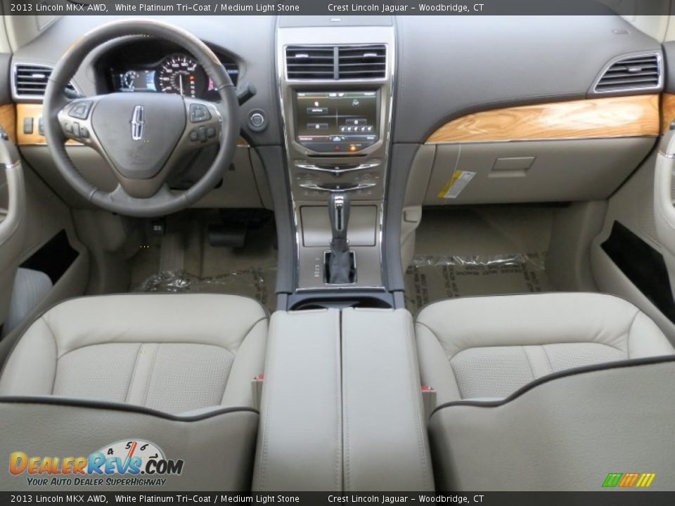 2013 Lincoln MKX AWD White Platinum Tri-Coat / Medium Light Stone Photo #10