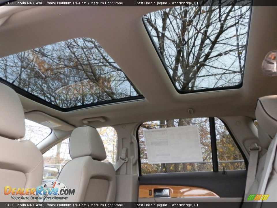 2013 Lincoln MKX AWD White Platinum Tri-Coat / Medium Light Stone Photo #11