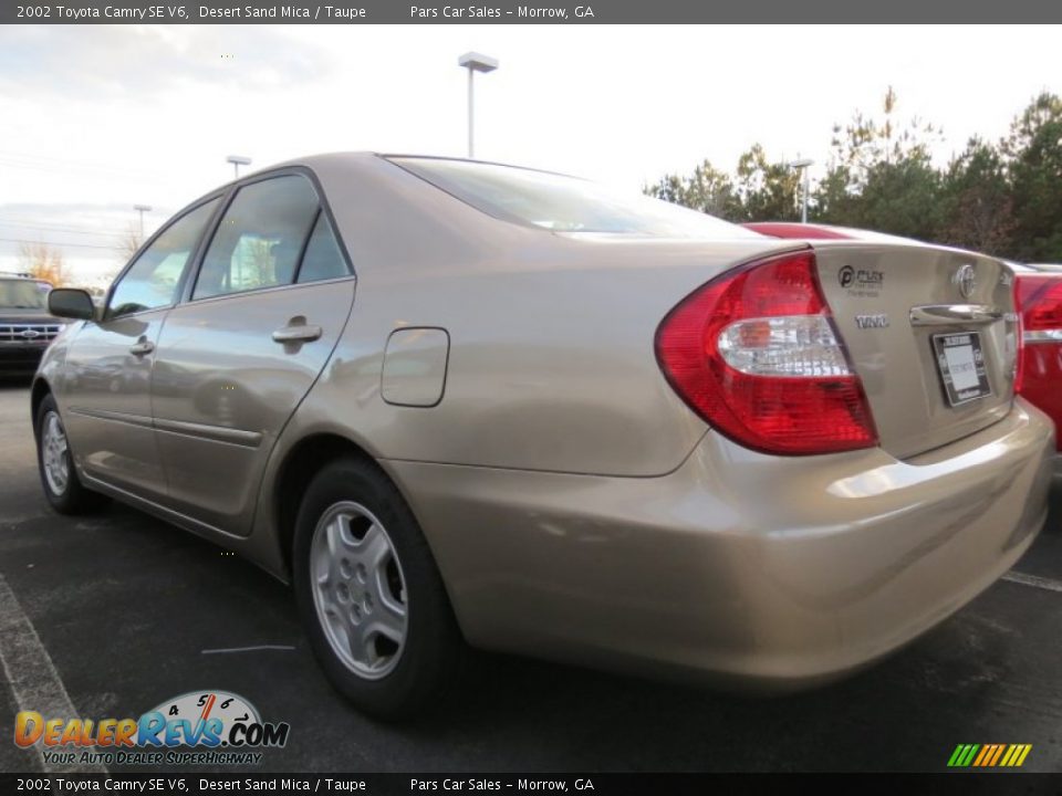 2002 Toyota Camry SE V6 Desert Sand Mica / Taupe Photo #2