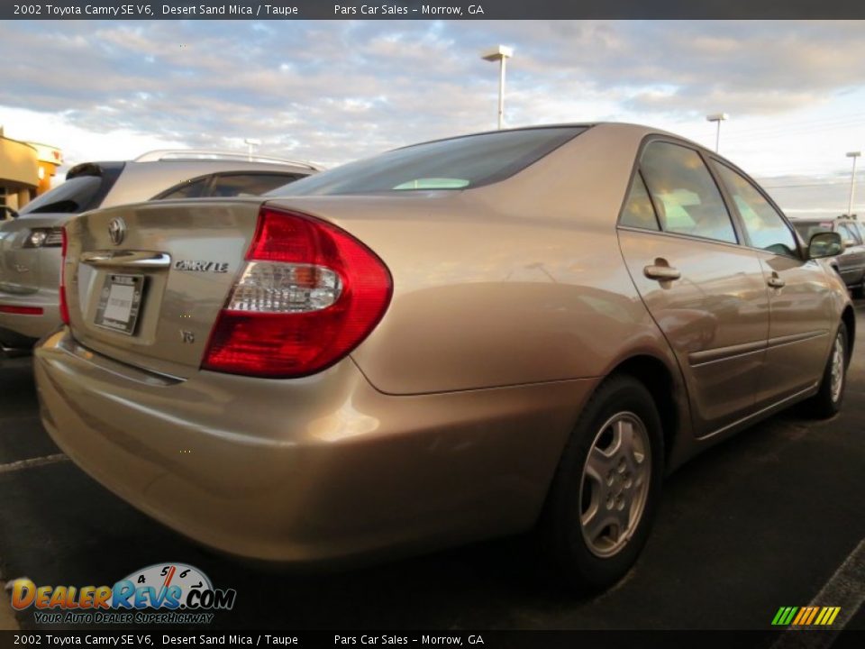 2002 Toyota Camry SE V6 Desert Sand Mica / Taupe Photo #3