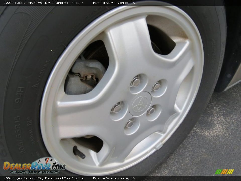 2002 Toyota Camry SE V6 Desert Sand Mica / Taupe Photo #5