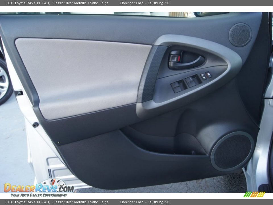 2010 Toyota RAV4 I4 4WD Classic Silver Metallic / Sand Beige Photo #8