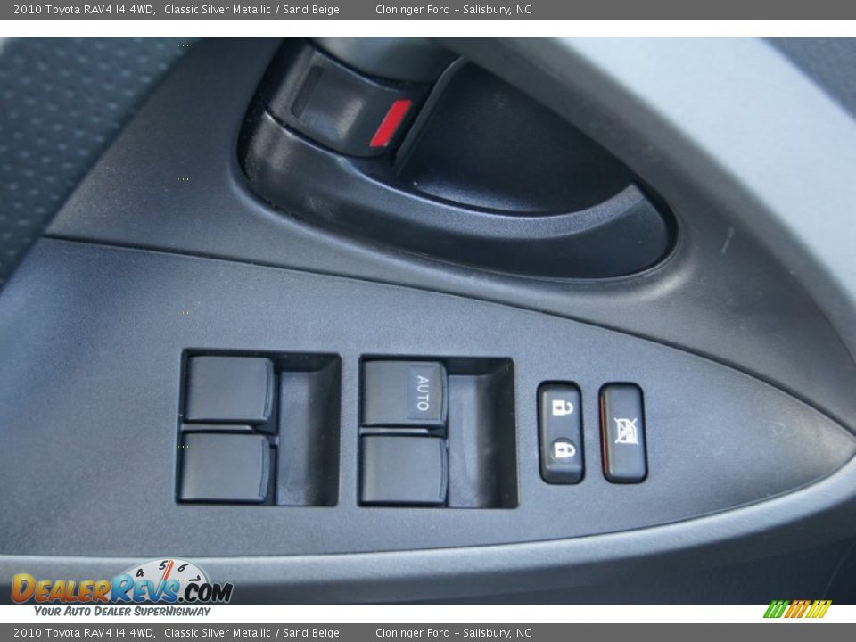 2010 Toyota RAV4 I4 4WD Classic Silver Metallic / Sand Beige Photo #9
