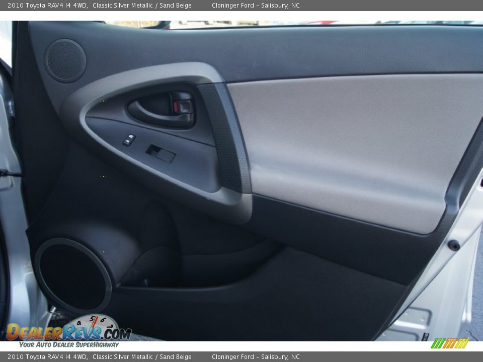2010 Toyota RAV4 I4 4WD Classic Silver Metallic / Sand Beige Photo #17
