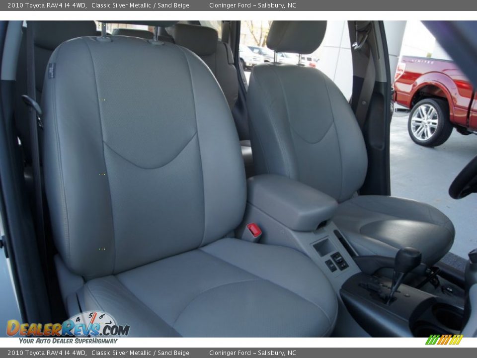 2010 Toyota RAV4 I4 4WD Classic Silver Metallic / Sand Beige Photo #18