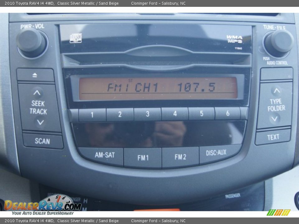 2010 Toyota RAV4 I4 4WD Classic Silver Metallic / Sand Beige Photo #28