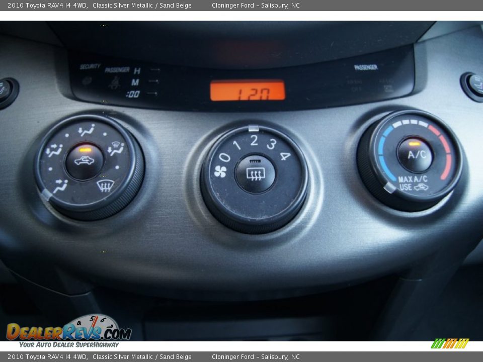 2010 Toyota RAV4 I4 4WD Classic Silver Metallic / Sand Beige Photo #29