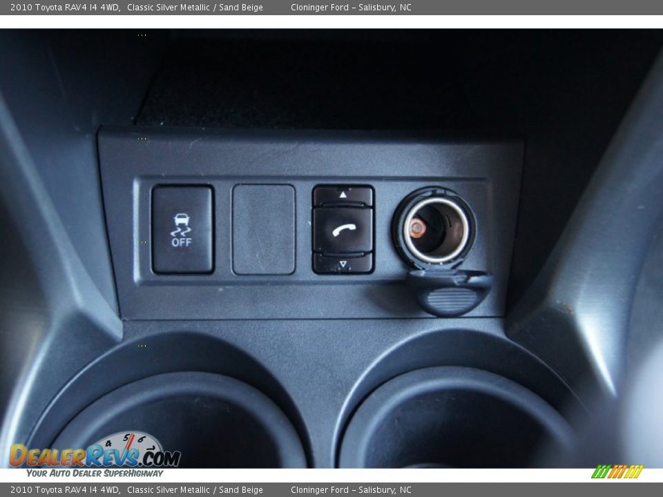 2010 Toyota RAV4 I4 4WD Classic Silver Metallic / Sand Beige Photo #30