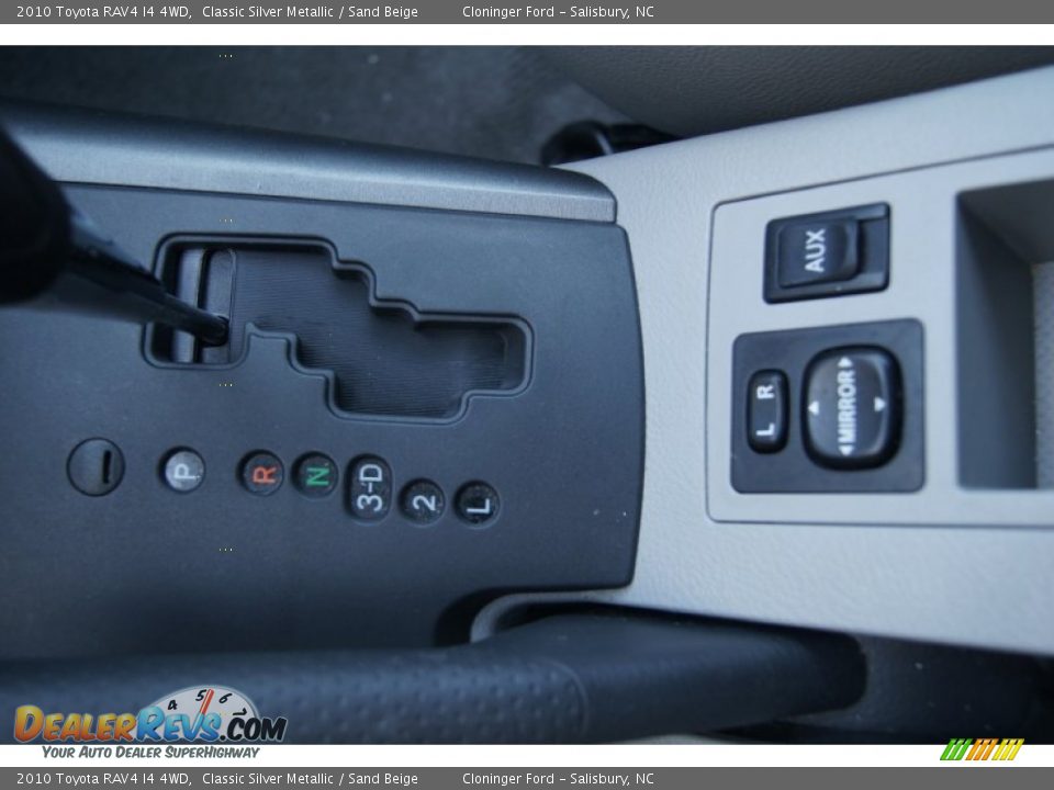 2010 Toyota RAV4 I4 4WD Classic Silver Metallic / Sand Beige Photo #31