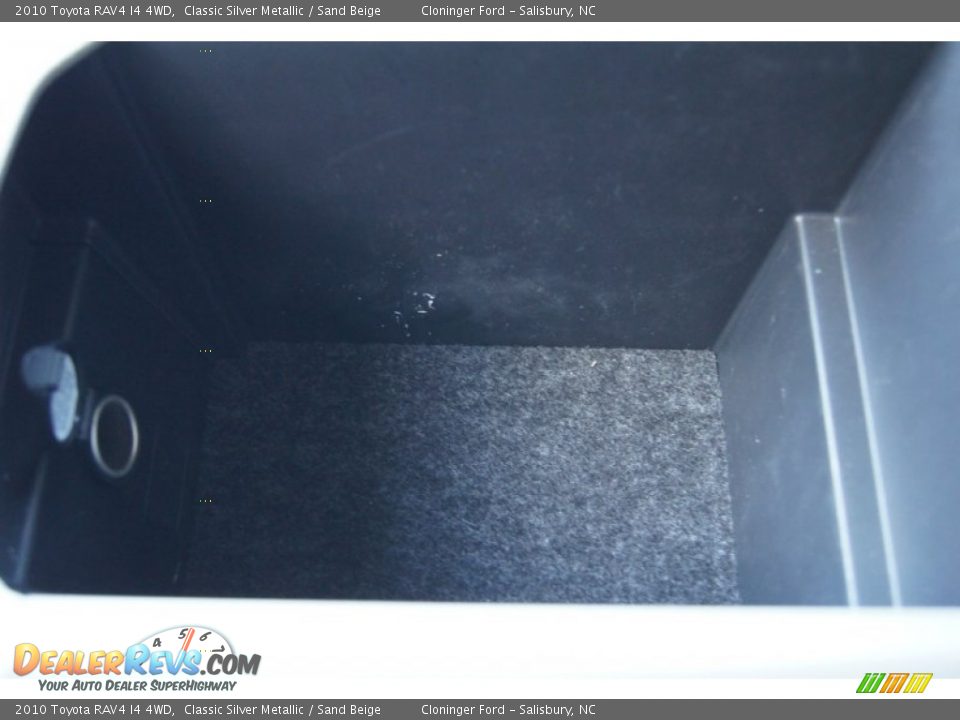 2010 Toyota RAV4 I4 4WD Classic Silver Metallic / Sand Beige Photo #32