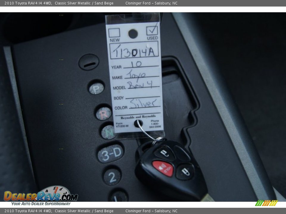 2010 Toyota RAV4 I4 4WD Classic Silver Metallic / Sand Beige Photo #35