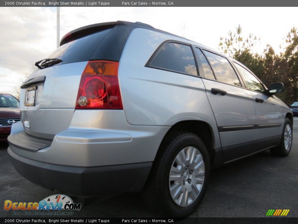 2006 Chrysler Pacifica Bright Silver Metallic / Light Taupe Photo #3