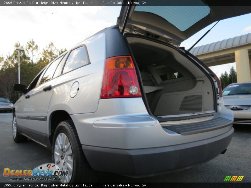 2006 Chrysler Pacifica Bright Silver Metallic / Light Taupe Photo #11