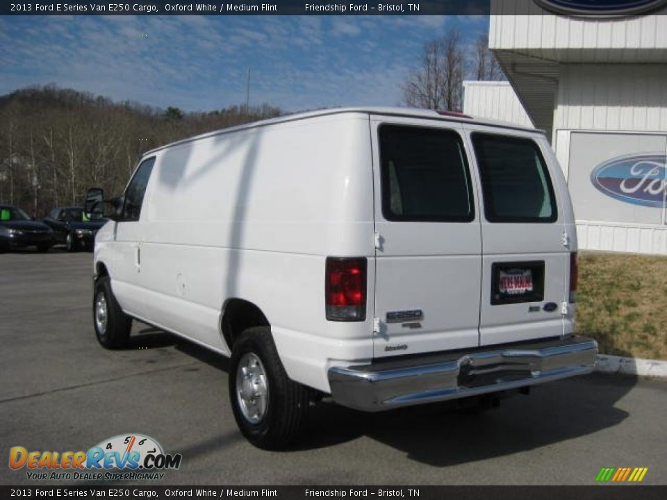 2013 Ford E Series Van E250 Cargo Oxford White / Medium Flint Photo #9