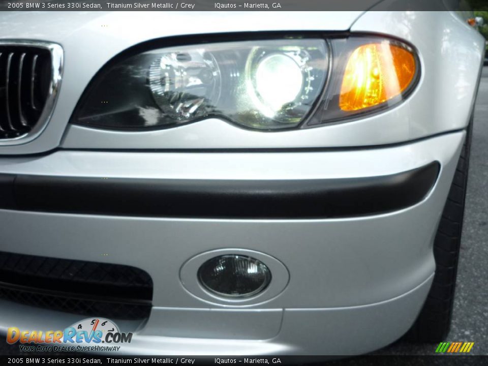 2005 BMW 3 Series 330i Sedan Titanium Silver Metallic / Grey Photo #13
