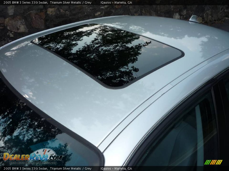 2005 BMW 3 Series 330i Sedan Titanium Silver Metallic / Grey Photo #16