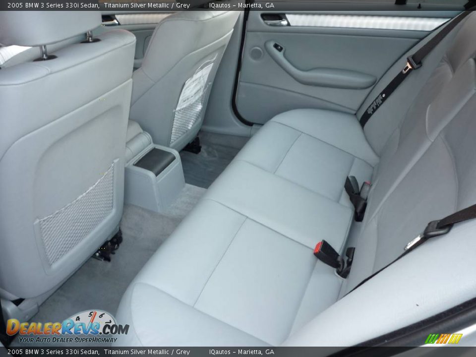 2005 BMW 3 Series 330i Sedan Titanium Silver Metallic / Grey Photo #27