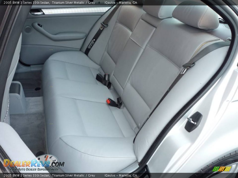 2005 BMW 3 Series 330i Sedan Titanium Silver Metallic / Grey Photo #31