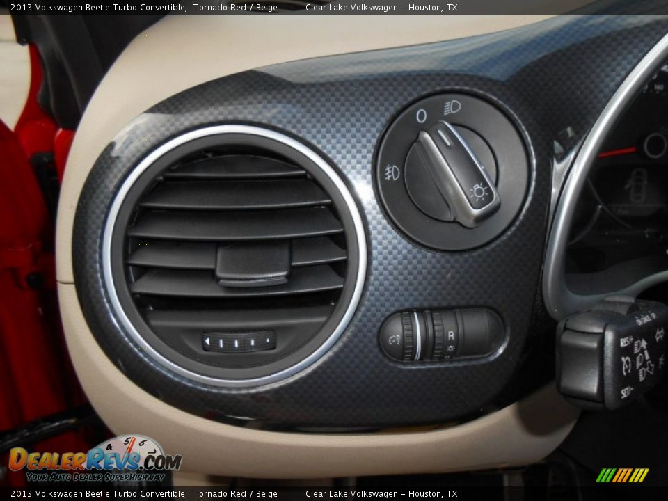 Controls of 2013 Volkswagen Beetle Turbo Convertible Photo #20
