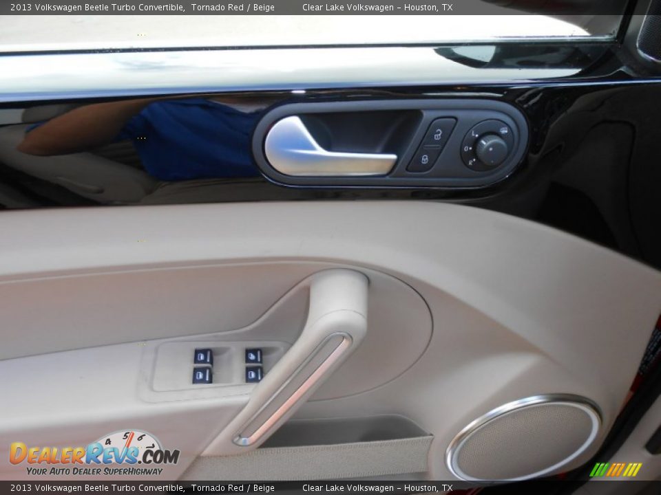 Door Panel of 2013 Volkswagen Beetle Turbo Convertible Photo #21
