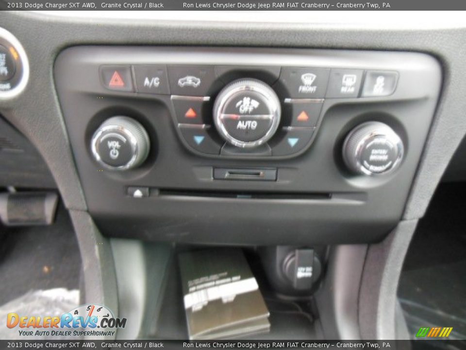 2013 Dodge Charger SXT AWD Granite Crystal / Black Photo #17