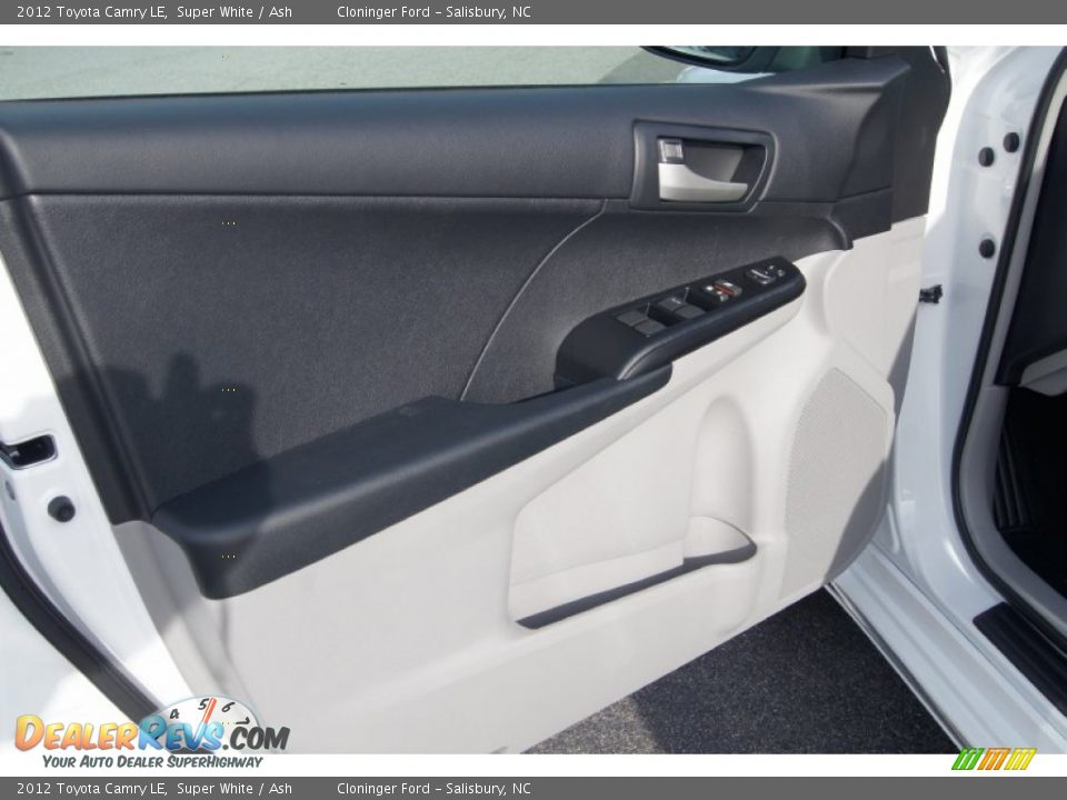 2012 Toyota Camry LE Super White / Ash Photo #8