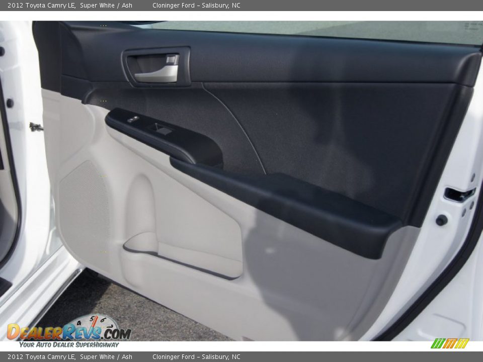 2012 Toyota Camry LE Super White / Ash Photo #17