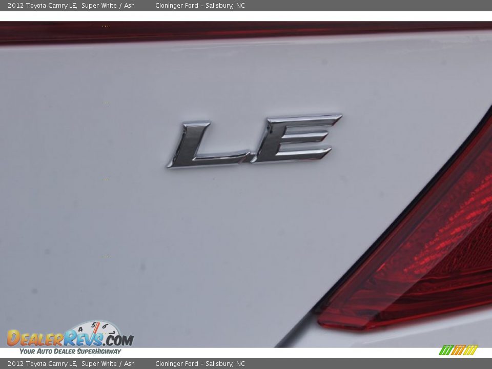 2012 Toyota Camry LE Super White / Ash Photo #20