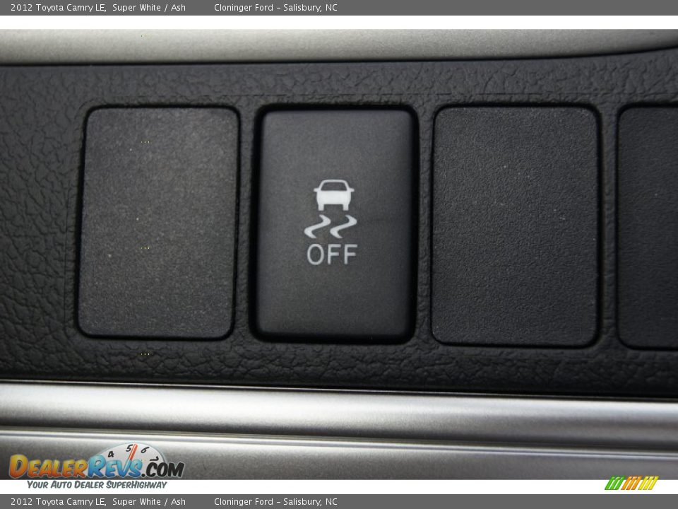 2012 Toyota Camry LE Super White / Ash Photo #23