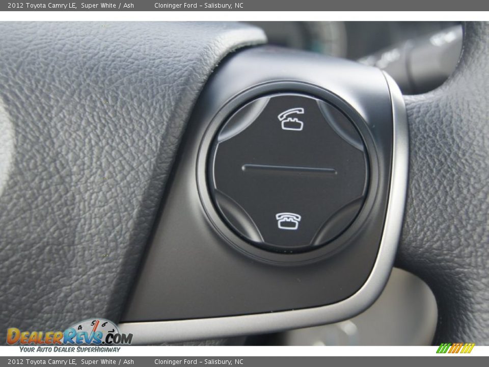 2012 Toyota Camry LE Super White / Ash Photo #25