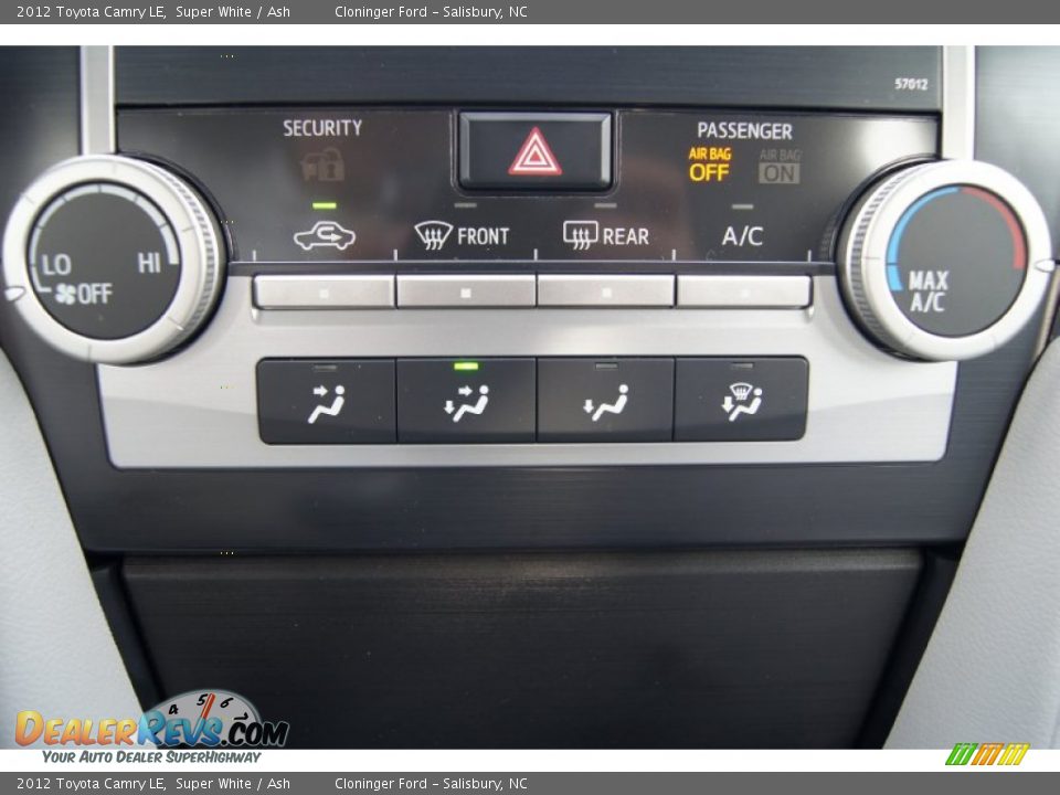 2012 Toyota Camry LE Super White / Ash Photo #29